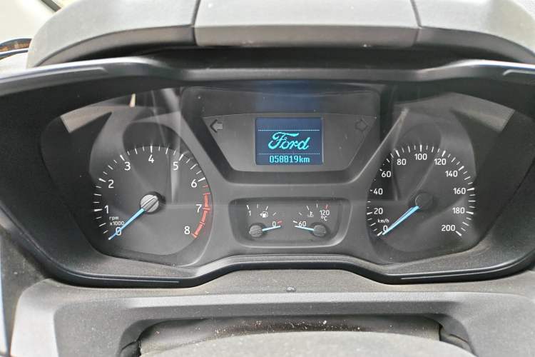 Used Ford Transit 2019 2.0T Gasoline Automatic Multi-Function Commercial Vehicle Short Wheelbase Low Roof 6-Seater China VI Standard Odometer Close Up