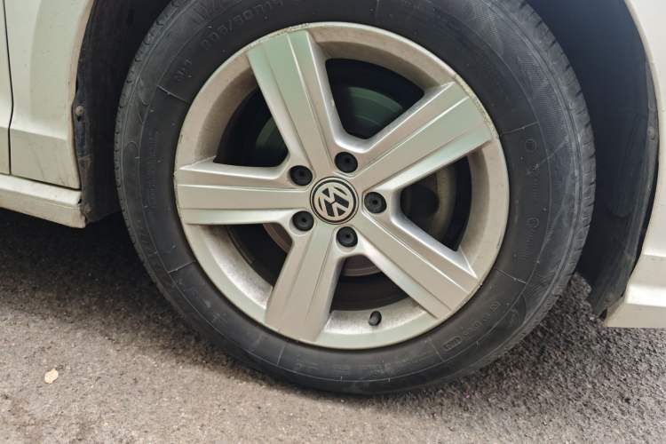 Used Volkswagen Lamando 2019 230TSI DSG Vision Edition China VI Standard Right Front Wheel Hub