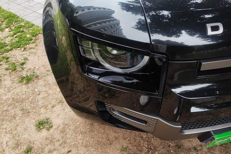 Used Land Rover Defender 2022 110 P400 X-DYNAMIC HSE Right Front Headlight