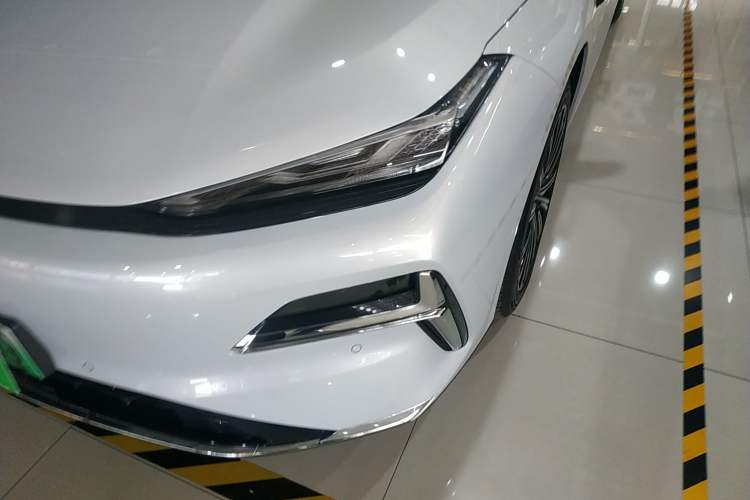 Used Geely Galaxy 8 2025 130km EM-i Flagship Edition
