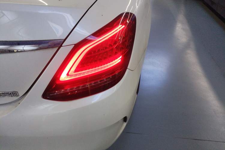 Used Mercedes-Benz C-Class 2020 C 200 L Fashion Edition Sport Version Right Rear Taillight