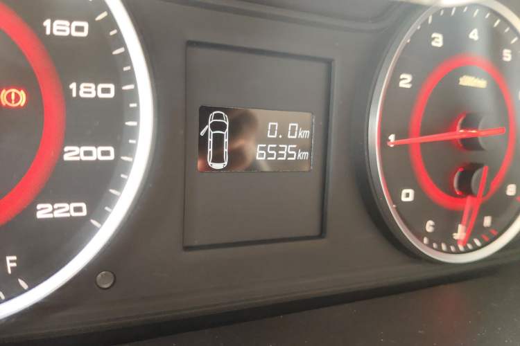 Used SAIC MAXUS G10 2016 2.4L Manual Elite Edition