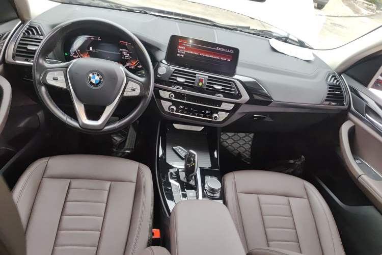 Used BMW X3 2020 xDrive25i Luxury Package Center Console