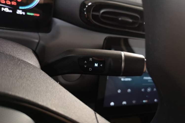 Used Leapmotor T03 2025 403 Comfort Edition Gear Lever