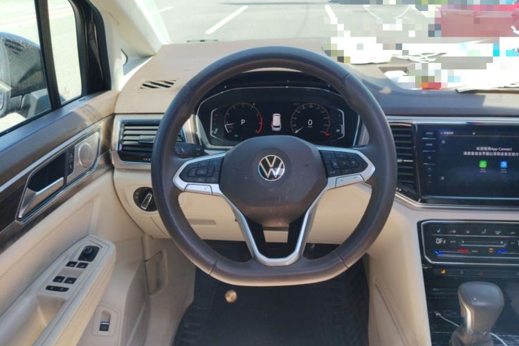 Used Volkswagen Viloran 2020 330TSI Luxury Edition Steering Wheel