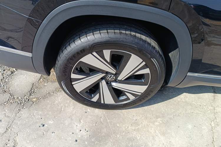 Used Volkswagen Teramont 2024 380TSI Four-Wheel Drive Prestige Luxury Edition Right Rear Wheel Hub