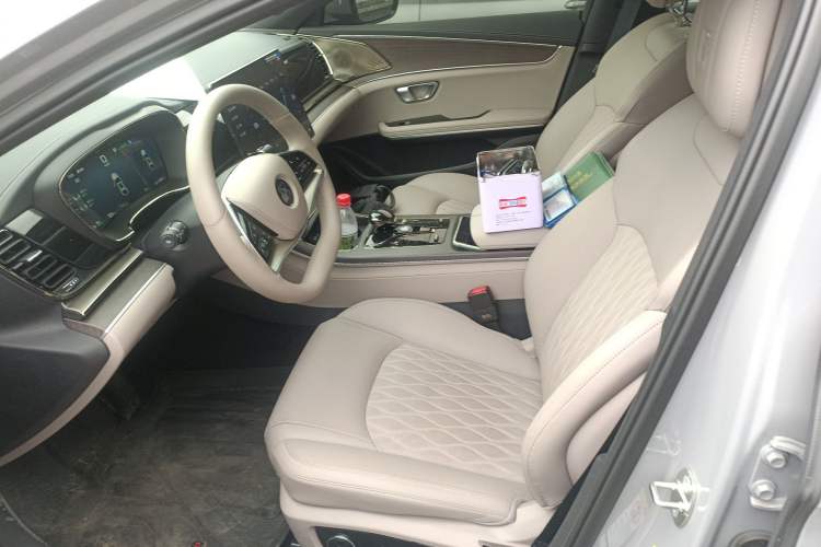 Used BYD Han 2025 EV with 701 km of Laser Radar-Enabled Intelligent Driving