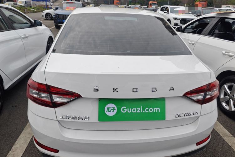 Used Skoda Octavia 2019 1.5L Automatic Smart Drive Luxury Edition China VI Standard
