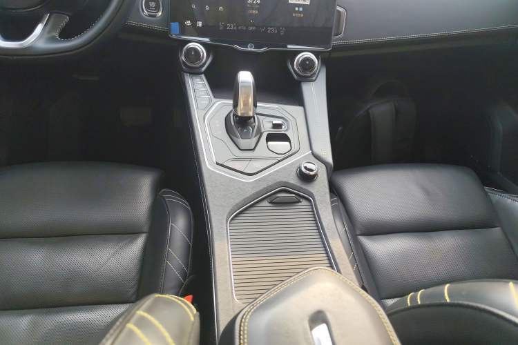 Used Lynk & Co 05 2020 2.0TD Two-Wheel Drive Shine Halo
