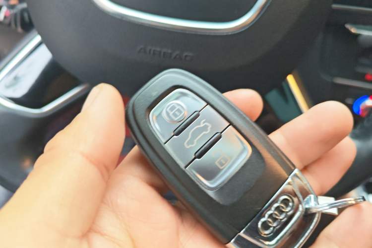 Used Audi A6L 2018 30th Anniversary Edition 30 FSI Style Model Vehicle Key