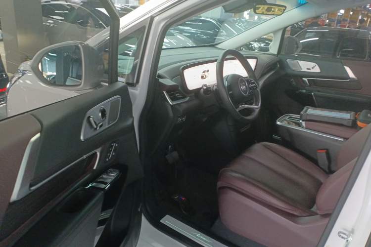 Used Buick Century 2023 2.0T Six-Seater Yinshi Edition