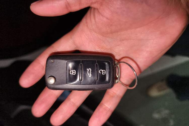 Used Volkswagen Jetta 2015 Value Edition 1.6L Automatic Comfort Version Vehicle Key