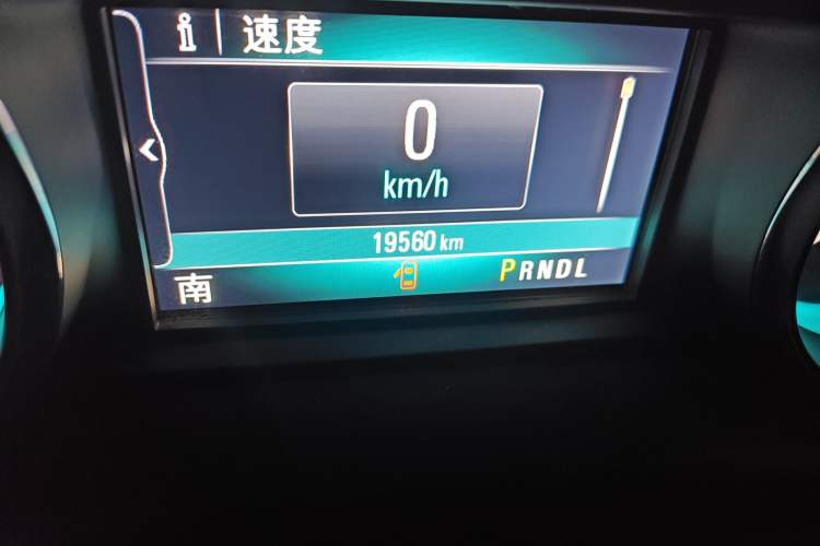 Used Buick Envision 2017 28T Four-Wheel Drive Elite Model Odometer Close Up