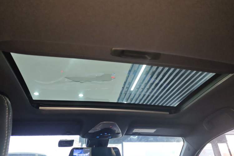 Used Toyota C-HR 2018 2.0L Leading with Sunroof China VI Standard
