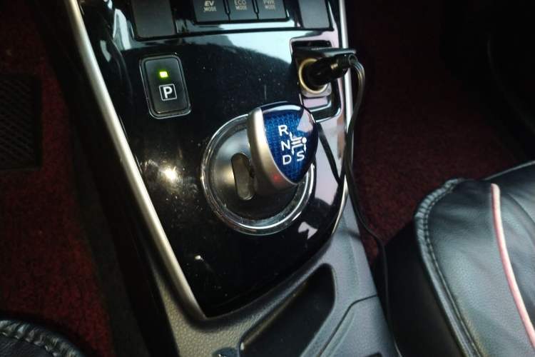 Used Toyota Levin 2016 Dual-Engine 1.8H GS E-CVT Elite Model with Sunroof