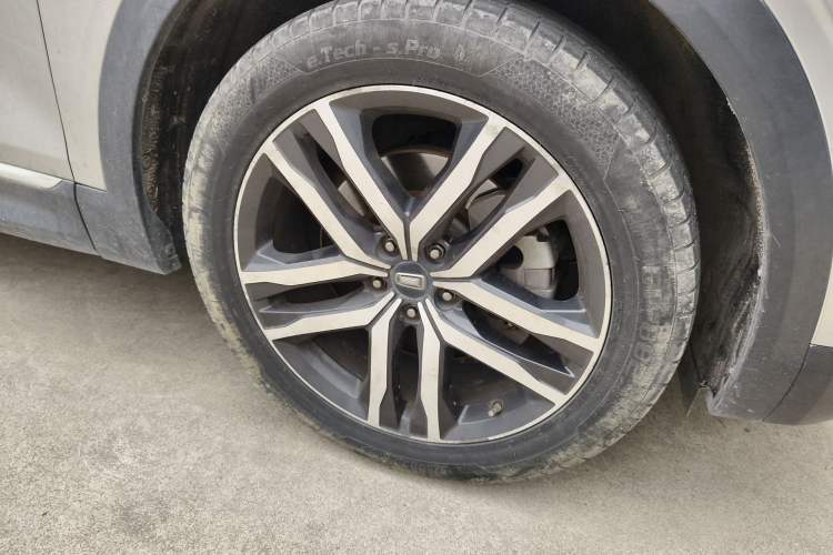 Used Bestune T99 2020 20TD Automatic Luxury Edition Right Front Wheel Hub