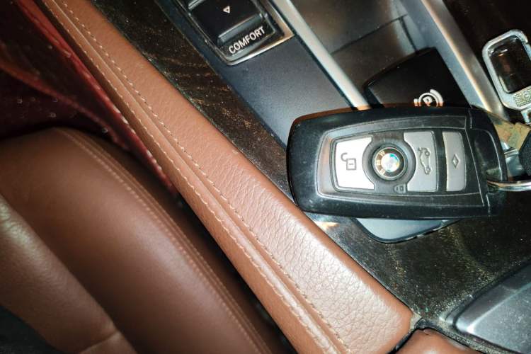 Used BMW 5 Series 2014 525Li Leading Model