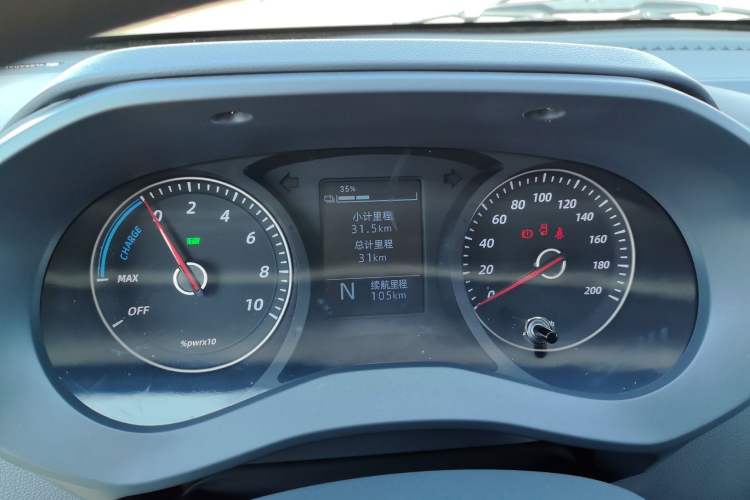 Used Wuling Yangguang 2024 300KM Comfort Version Passenger Van 75kW Instrument Cluster