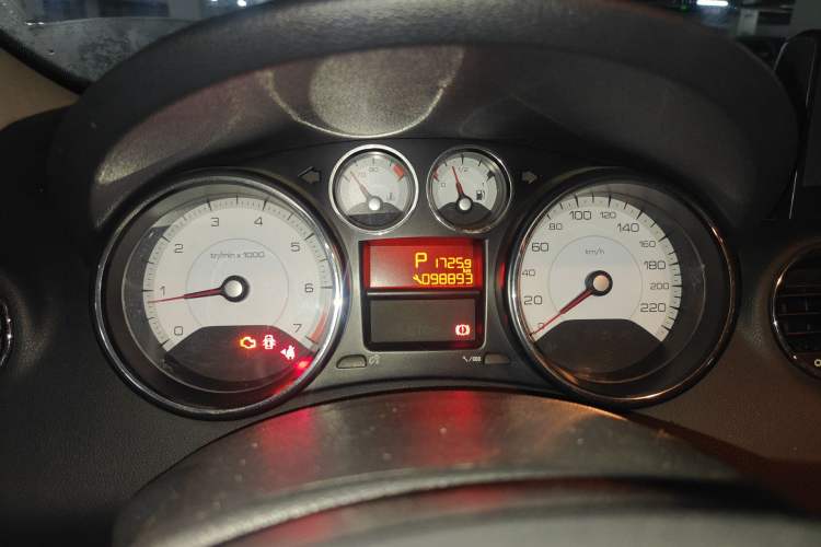 Used Peugeot 408 2013 2.0L Automatic Comfort Edition Odometer Close Up