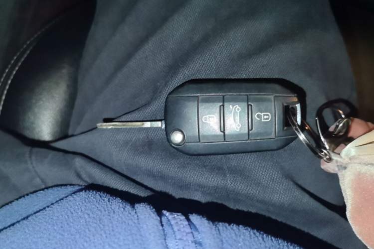 Used Peugeot 301 2014 1.6L Manual Comfort Edition Vehicle Key