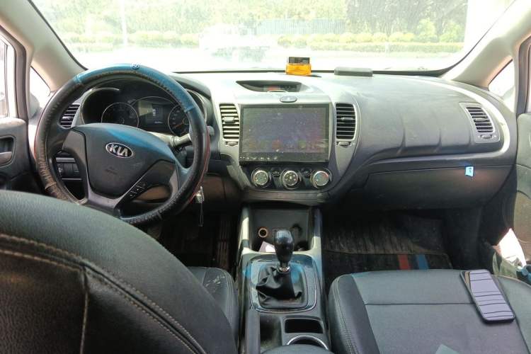 Used Kia K3 2016 1.6L Manual GL Center Console