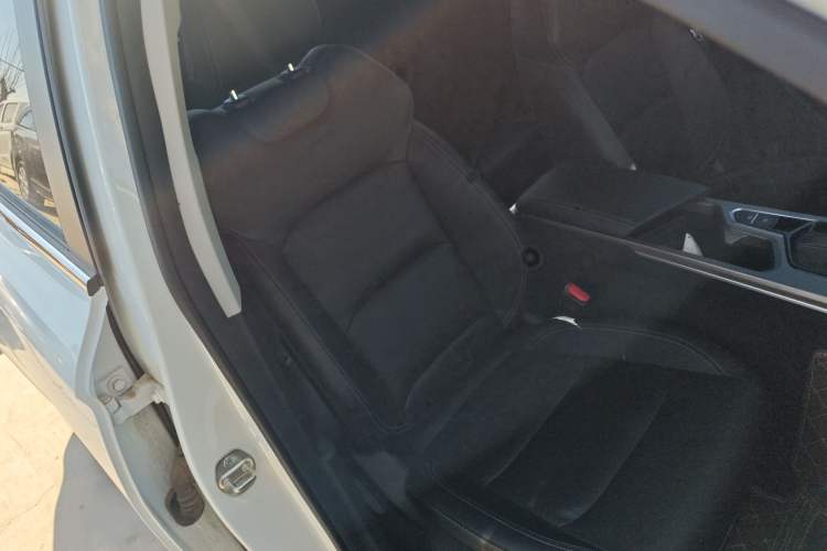 Used Geely Auto Emgrand 2023 4th Generation Champion Edition 1.5L CVT Prestige Model