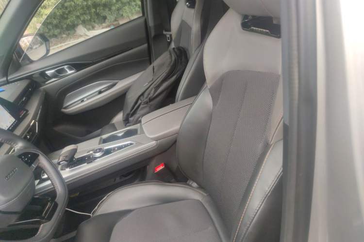 Used CHANGAN OSHAN Z6 2022 Blue Whale 1.5T DCT Luxury Model
