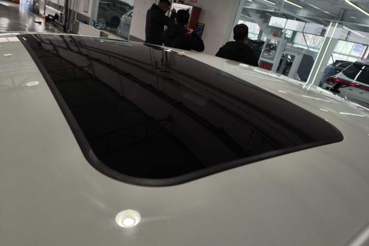 Used Volkswagen Sagitar 2015 230TSI Automatic Luxury Model
