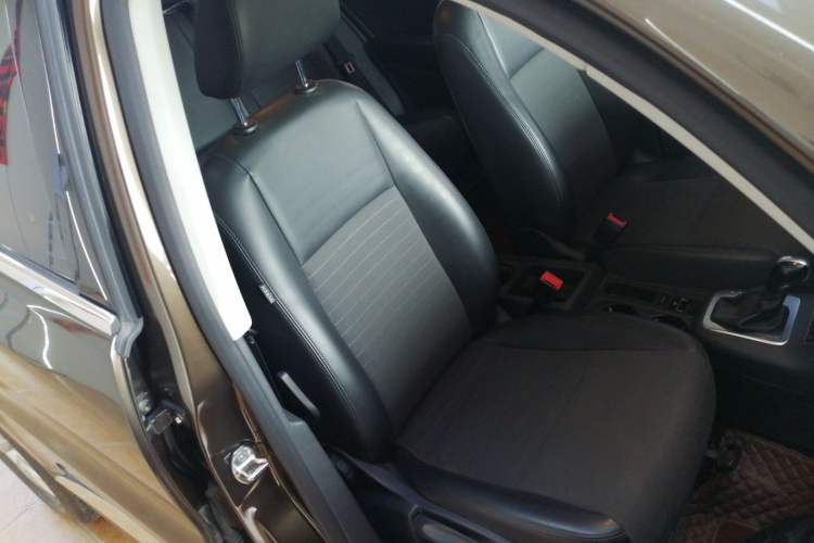 Used Volkswagen Tiguan 2015 1.8TSI Automatic Two-Wheel Drive Trend Edition Right Front Seat