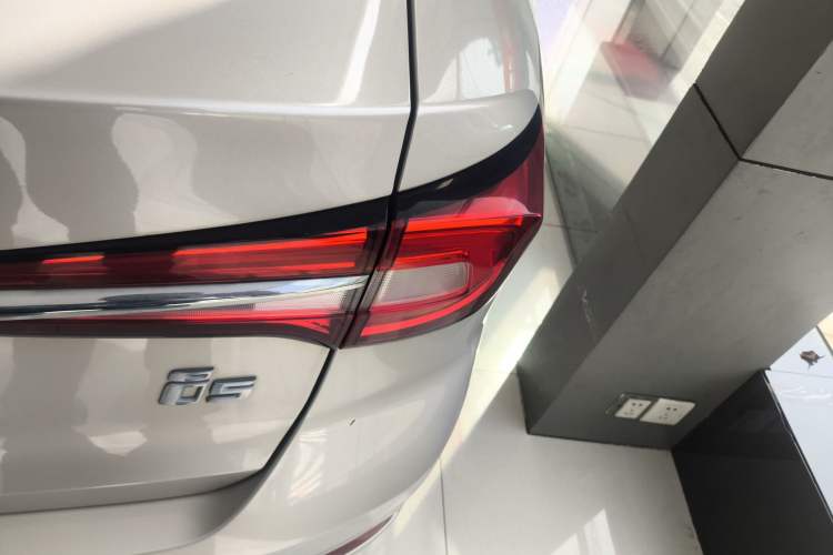 Used Roewe i5 2019 1.5L Automatic 4G Connected Linghao Flagship Edition