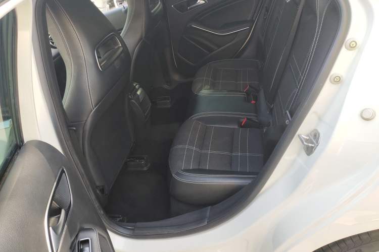 Used Mercedes-Benz A-Class 2015 A 200 Fashion Model