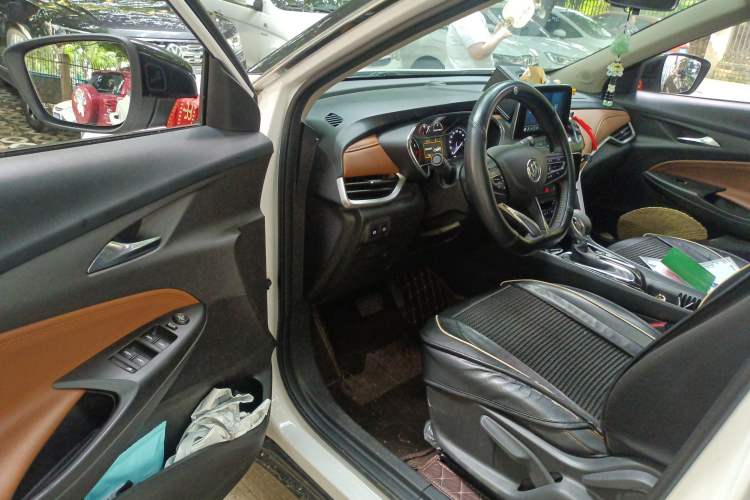 Used Buick Encore 2020 20T CVT Luxury Edition Driver Seat