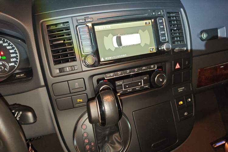 Used Volkswagen Multivan 2012 2.0 TSI Four-Wheel Drive Deluxe Edition