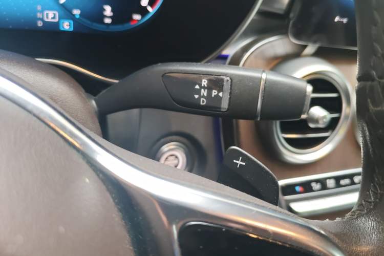 Used Mercedes-Benz GLC 2020 Facelift GLC 260 L 4MATIC Luxury Edition Gear Lever