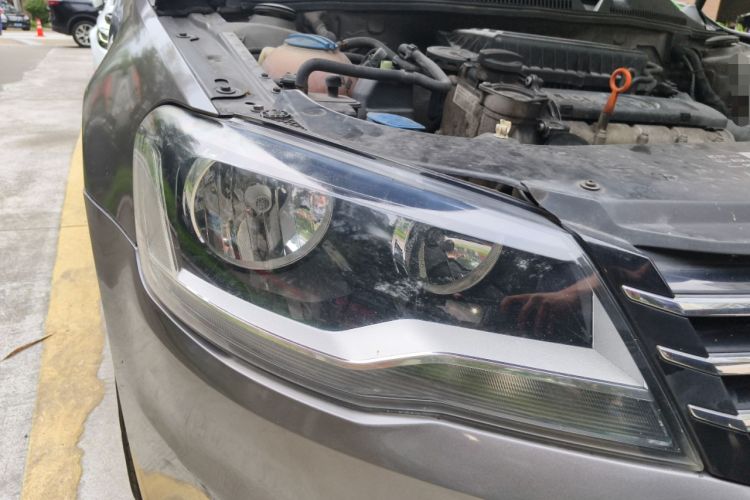 Used Volkswagen Bora 2013 1.6L Automatic Comfort Model Right Front Headlight