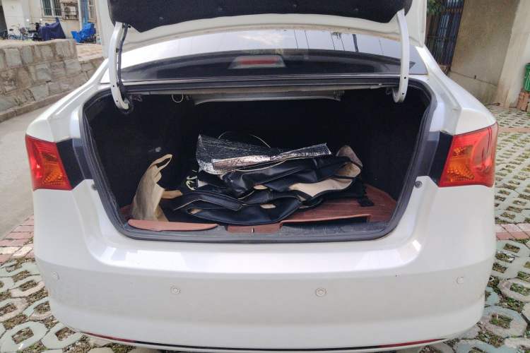 Used Roewe 350 2014 1.5L Manual Xunchi Edition Trunk