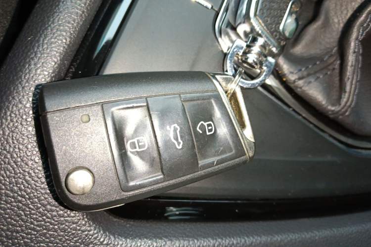 Used Volkswagen Tiguan L 2019 330TSI Automatic Two-Wheel Drive Smart Luxury Version China VI Standard