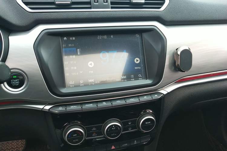 Used Haval H2 2018 1.5T Dual-Clutch Two-Wheel Drive Fashion Model China VI Standard