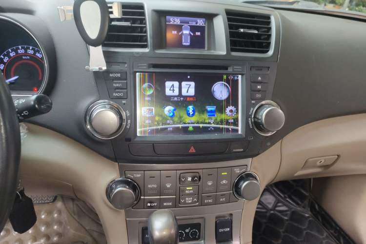 Used Toyota Highlander 2012 2.7L Two-Wheel Drive 7-Seater Luxury Edition Audio And AC Panel