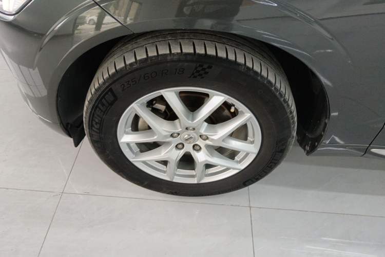 Used Volvo XC60 2020 T5 4x4 Zhiyi Luxury Edition Left Front Wheel Hub