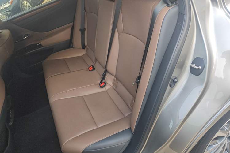 Used Lexus ES 2022 200 Luxury Edition
