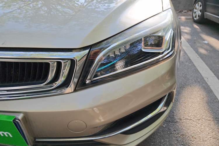 Used Geely Auto Emgrand 2019 Leading Edition 1.5L Manual Upward Asian Games Edition China VI Left Front Headlight