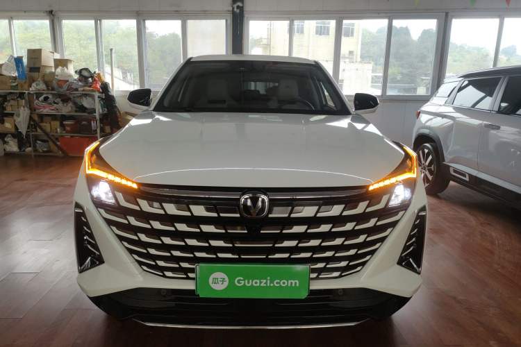 Used CHANGAN UNI-Z New Energy 2024 Blue Whale Smart Electric iDD 125km Excellence Model Front