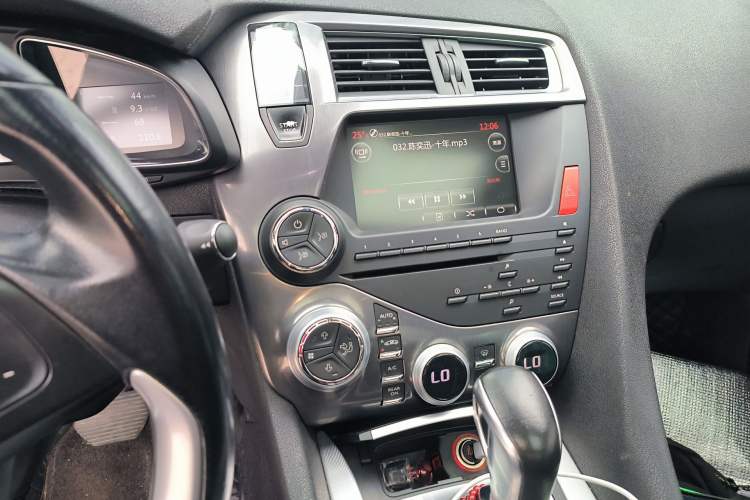 Used DS 5 2013 1.6T Luxury Edition THP160 Audio And AC Panel