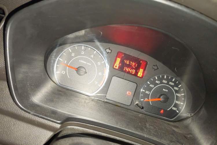 Used Wuling Hongguang V 2019 1.5L Jingqu Version China VI LAR Odometer Close Up