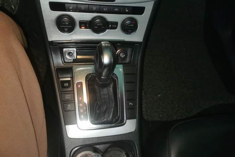 Used Volkswagen Magotan 2013 1.8TSI Luxury Model Gear Lever