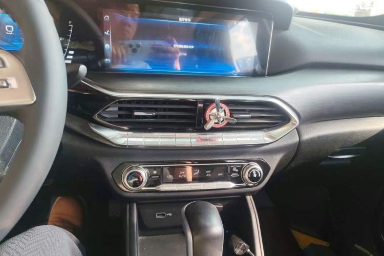 Used Bestune T77 2019 230 TID Automatic Luxury Version China VI Emission Standard
