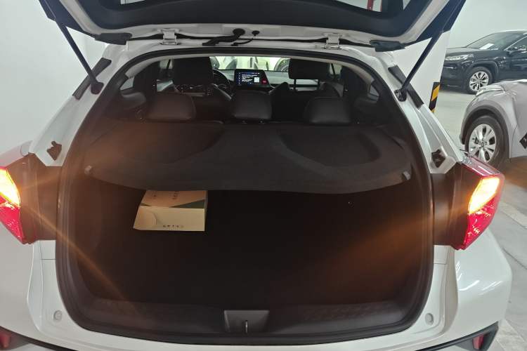 Used Toyota IZOA 2021 2.0L Enjoy Edition Trunk