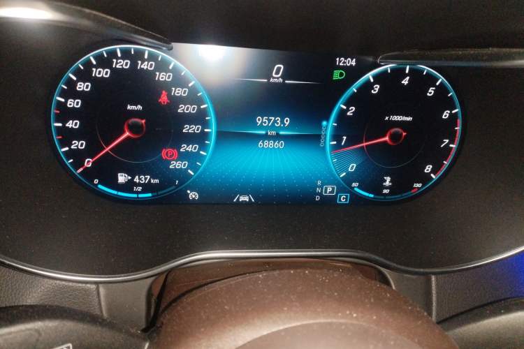 Used Mercedes-Benz GLC 2021 GLC 300 L 4MATIC Dynamic Model Odometer Close Up