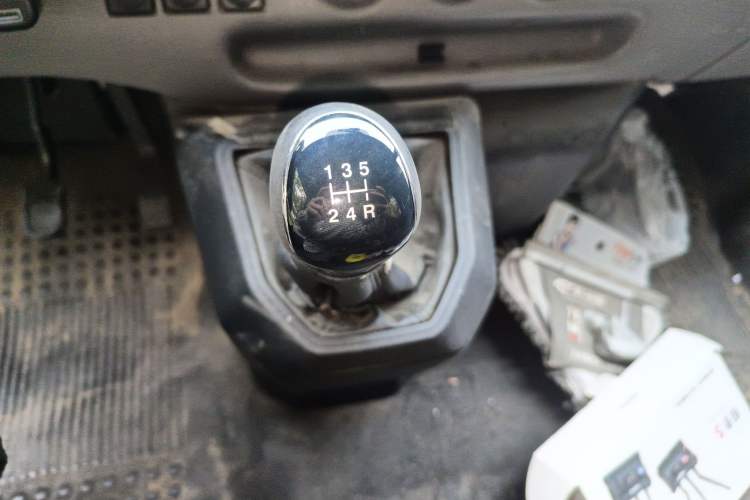 Used JMC Transit 2017 2.8T Commercial Version Long Wheelbase Mid-Roof 6/7/8-Seater JX493